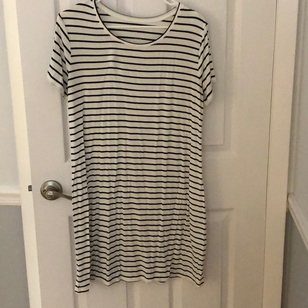 Liz Lange maternity dress